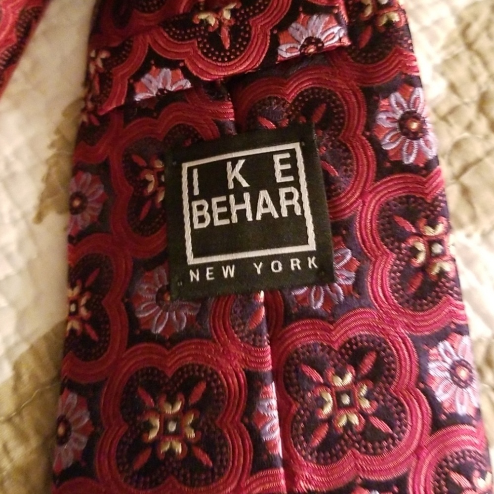 Men's tie - Picture 2 of 2